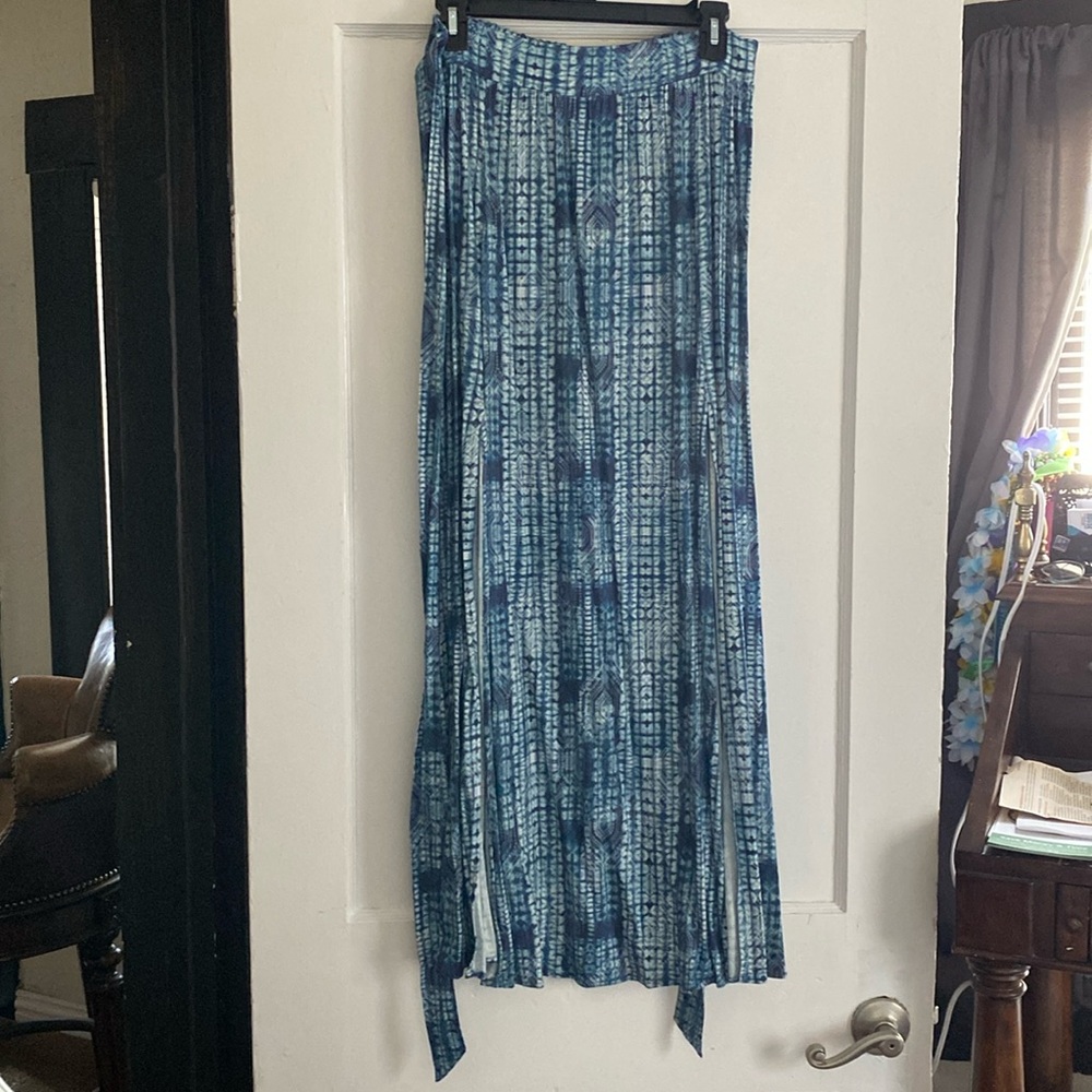 Maxi skirts with 2 slits